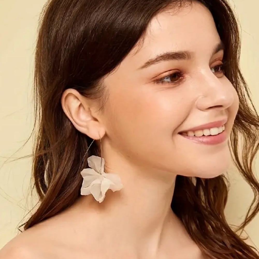 Exquisite Flower Design Hook Dangle Earrings Retro Bohemian Style Resin Jewelry - Picture 2 of 3